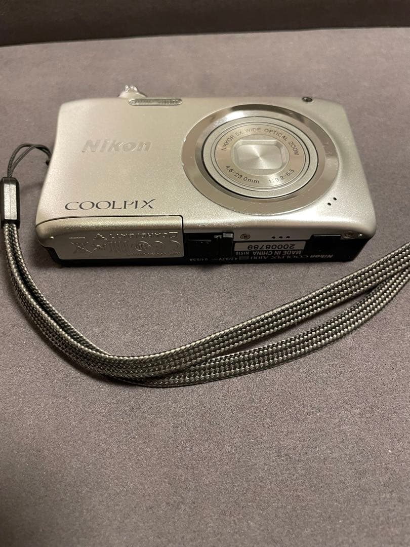 Nikon COOLPIX A100 【本体のみのため割安出品　　美品】