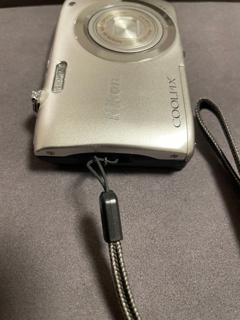 Nikon COOLPIX A100 【本体のみのため割安出品　　美品】