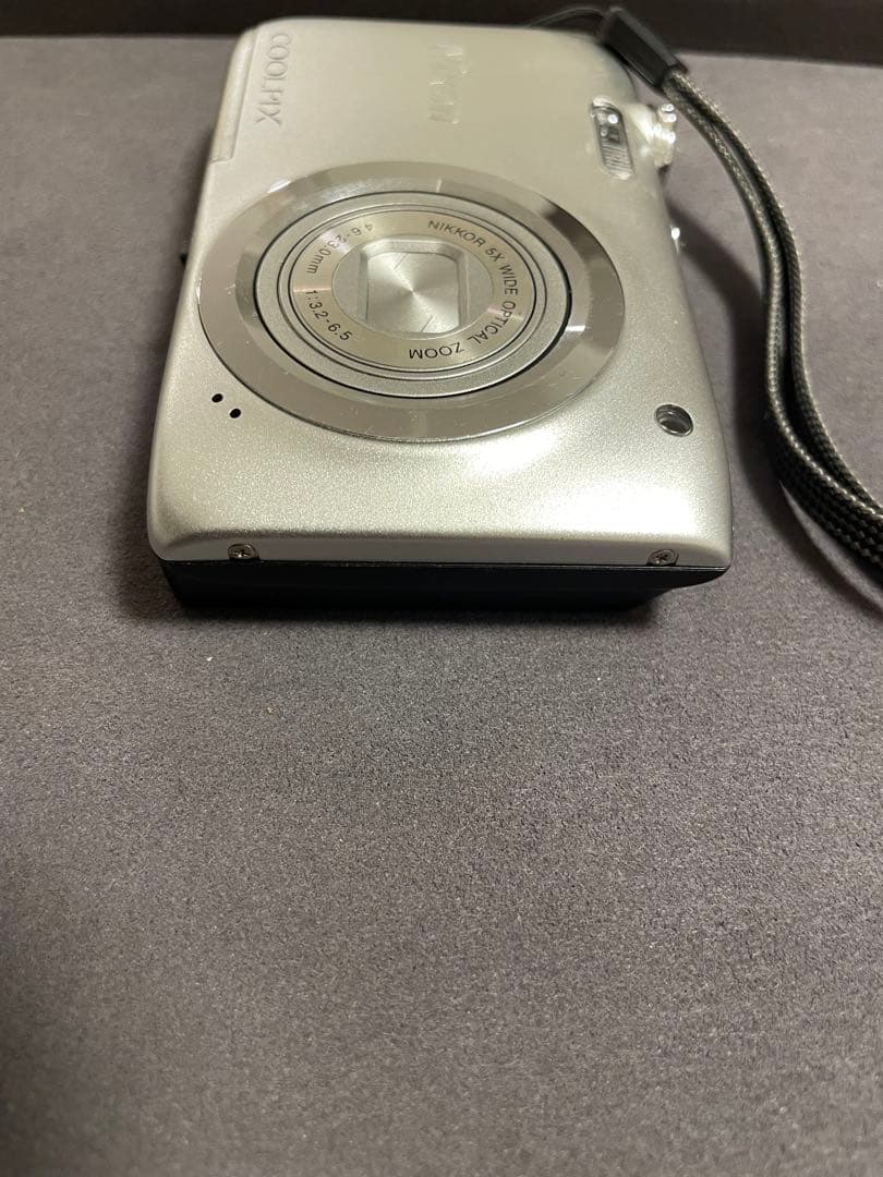 Nikon COOLPIX A100 【本体のみのため割安出品　　美品】