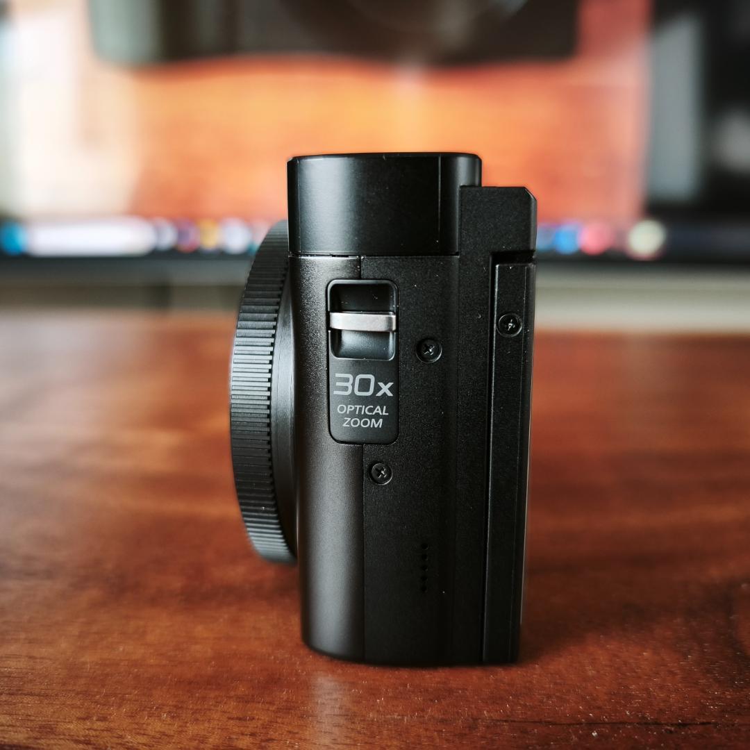 極上品 Panasonic Lumix TZ99 いろいろオマケ付き