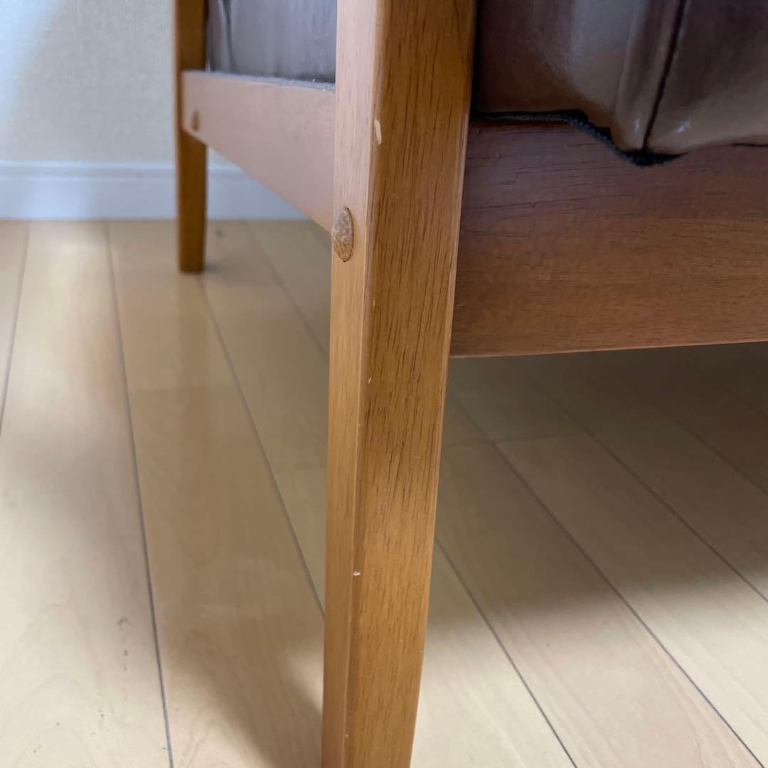 ブラウンの合成皮革 2人掛けソファ