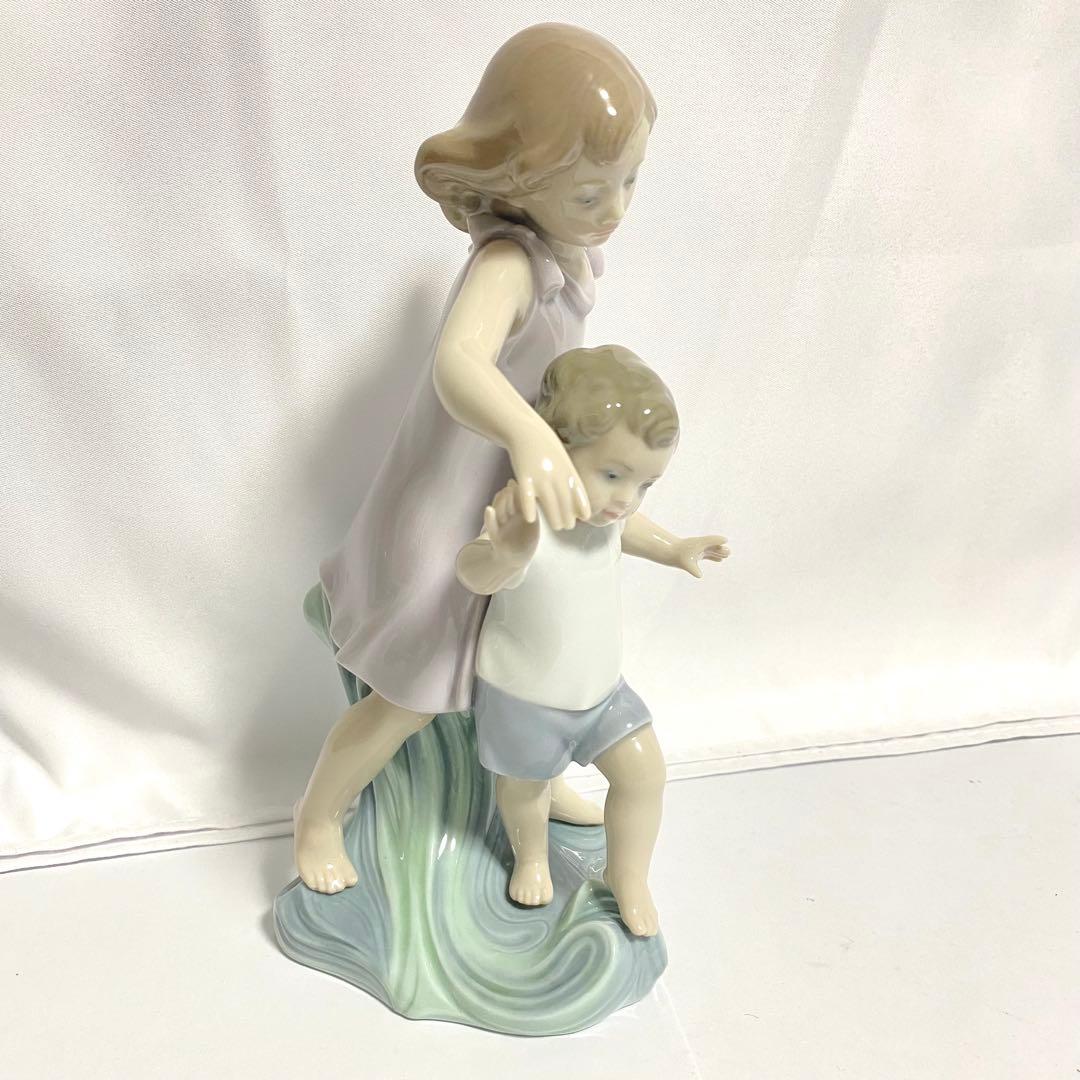 リヤドロ 一緒にいてあげるね 8214 フィギュリン 陶器