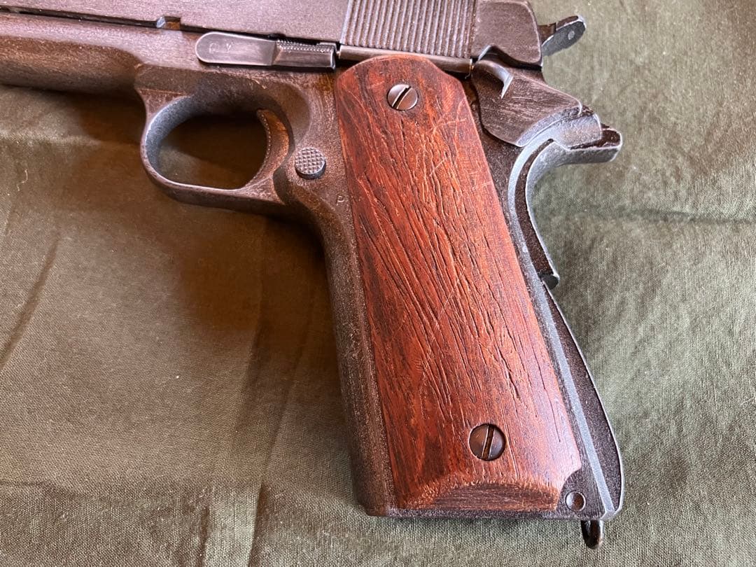 マルイ M1911A1 ダメージ塗装　マガジン3本、木製グリップ、デトニクス付き