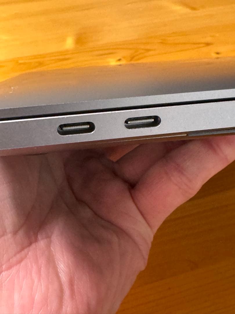 SidekickLLC2019年モデルのMacBook Pro 16インチ