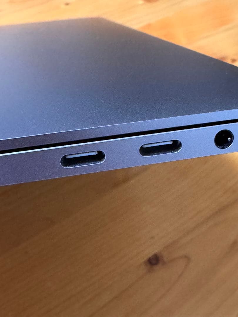 SidekickLLC2019年モデルのMacBook Pro 16インチ