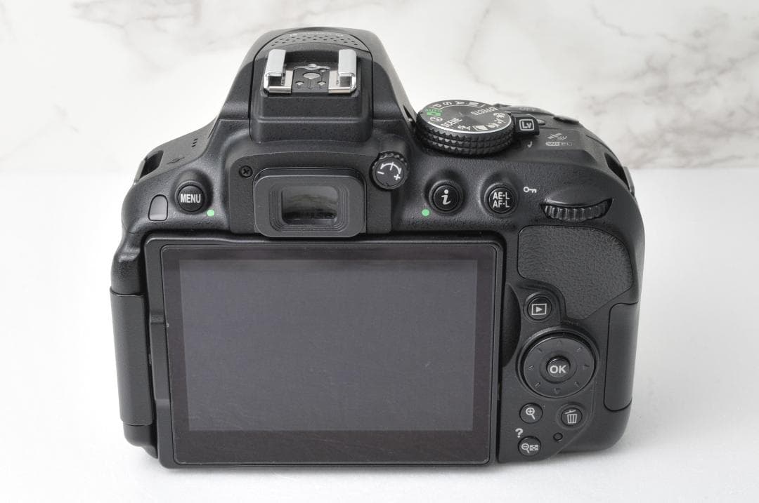 訳あり Nikon D5300 ボディ Wi-Fi搭載 高画質 一眼レフカメラ