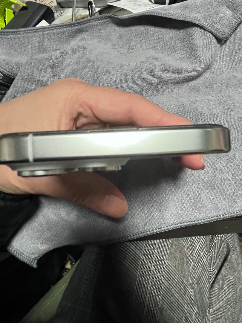 Apple iPhone 16Pro Maxホワイトチタニウム512GB 本体