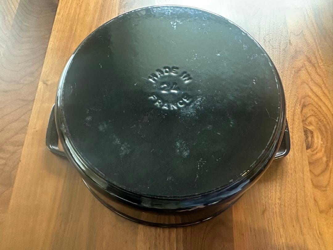 【お値下げ】Staub ストウブ ピコ・ココット 24 cm ラウンド　両手鍋