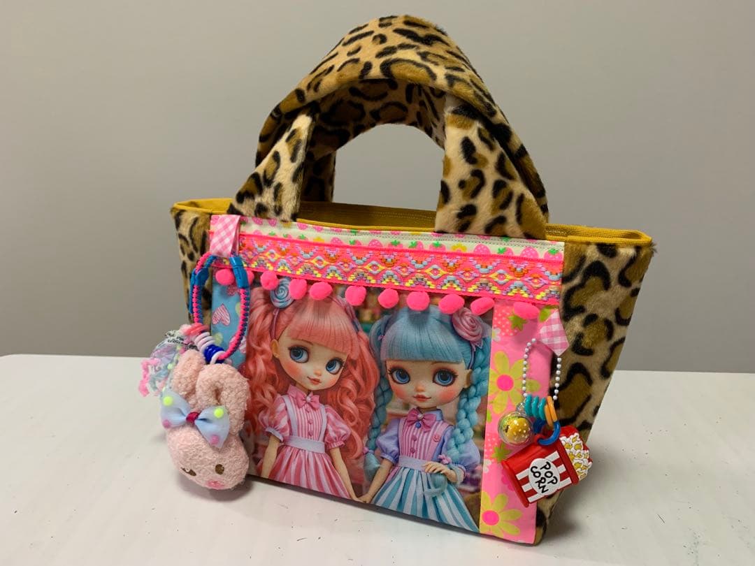 m*o様 ハンドメイド　ドールレディ　隠しポケット付ボックス型トートバッグ　うさ