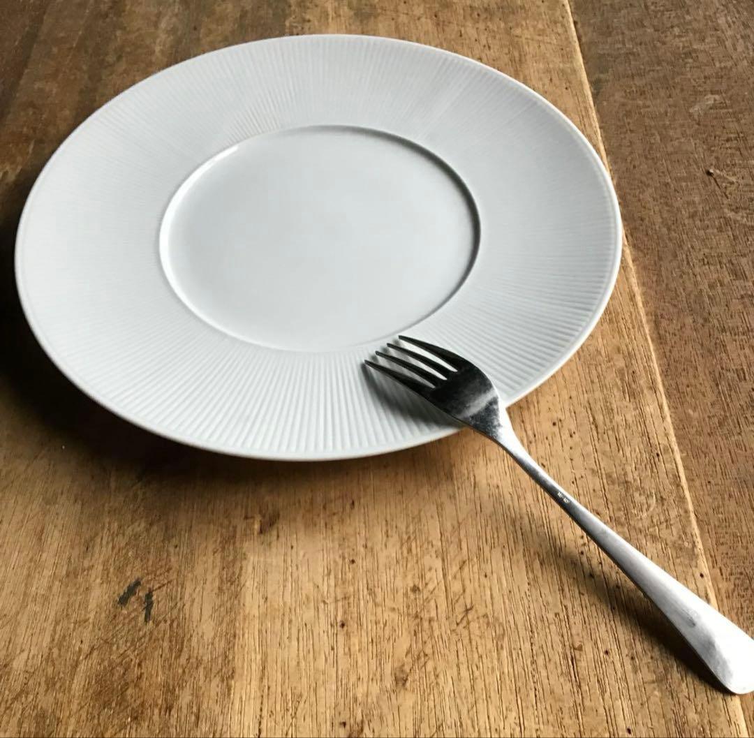 のんです。新品美濃焼　白磁　カロリナディナープレート9寸皿　4枚セット