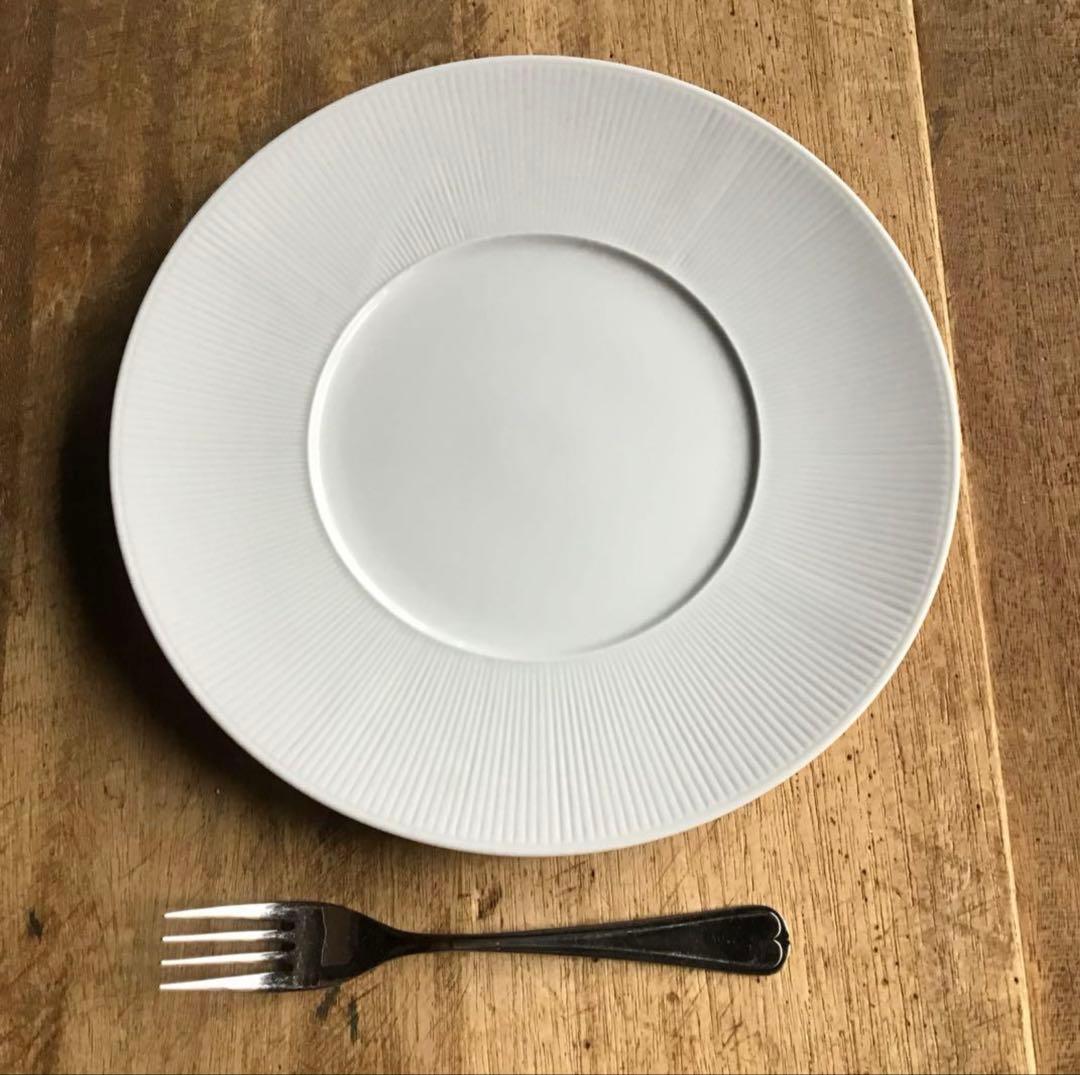 のんです。新品美濃焼　白磁　カロリナディナープレート9寸皿　4枚セット