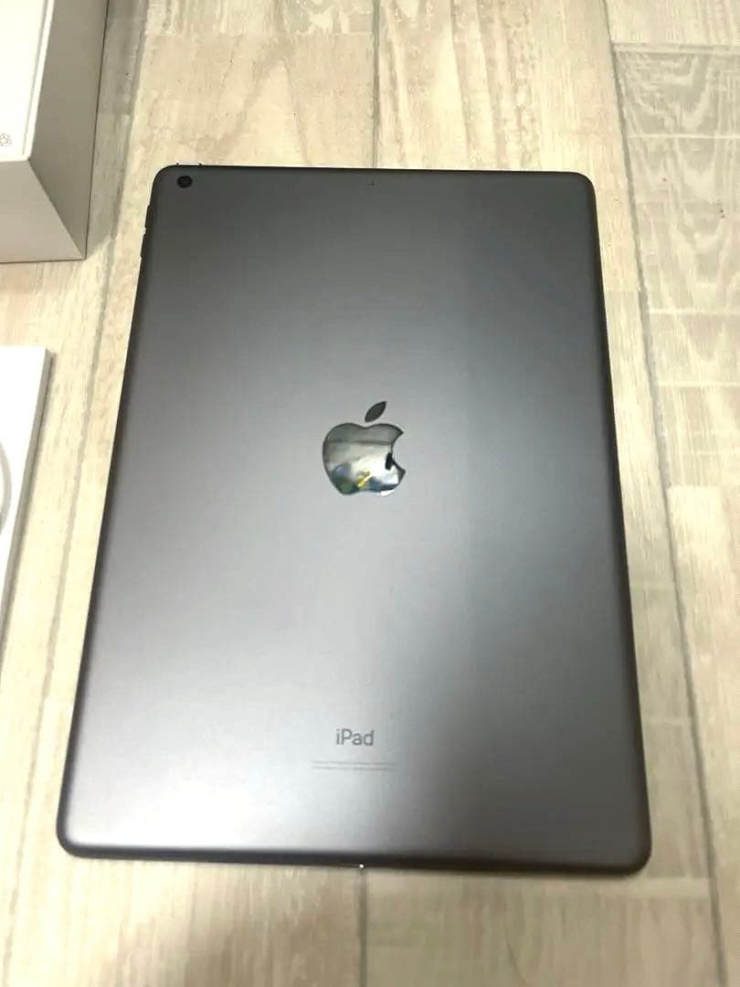 iPad（第8世代） 32GB スペースグレー