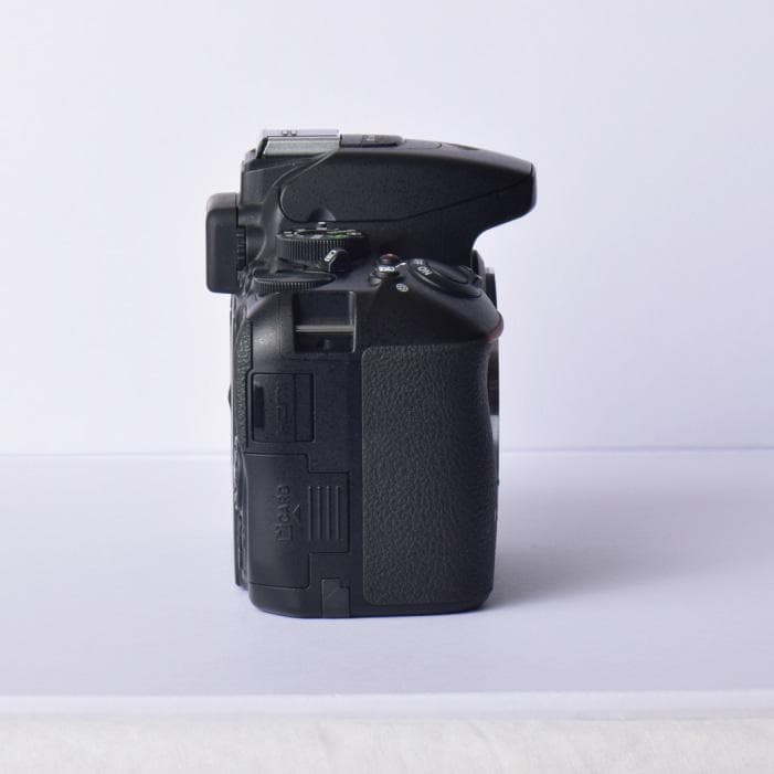 【中古・訳あり】Nikon D5500 + Nikon 18-55mm レンズ