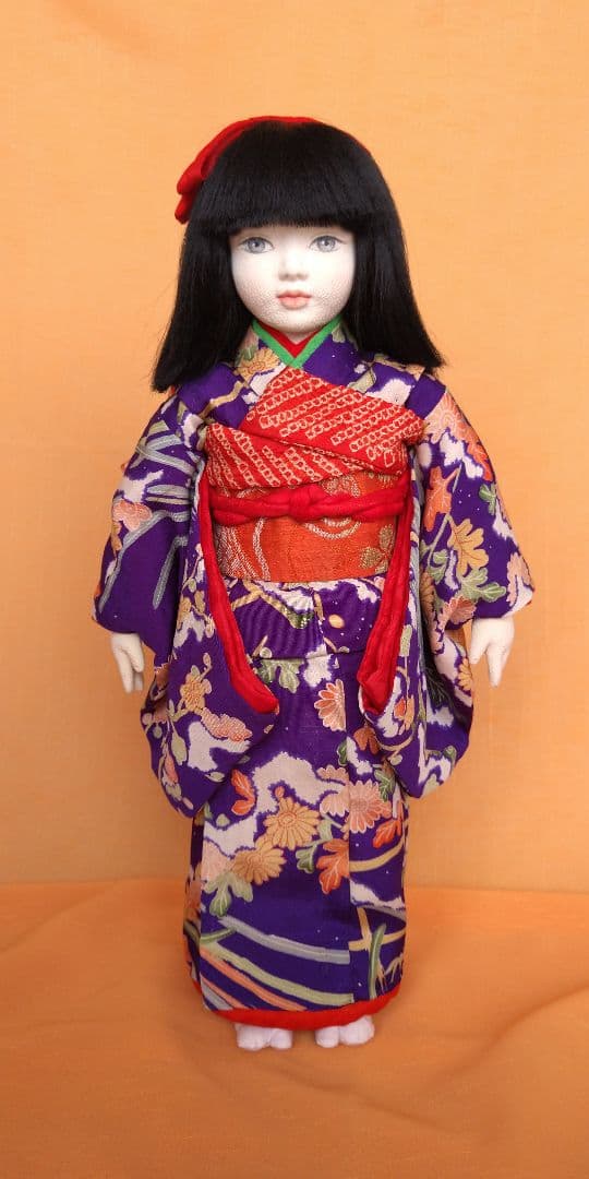 和人形〈着せ替えができる市松人形〉