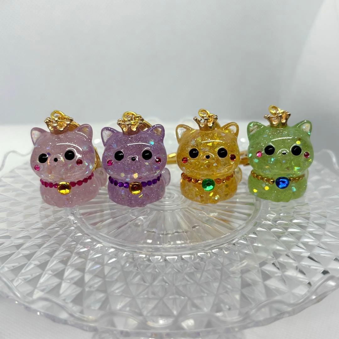 きつねのしっぽ♪様オーダーページ 光る✨️キラキラ猫ちゃんチャーム