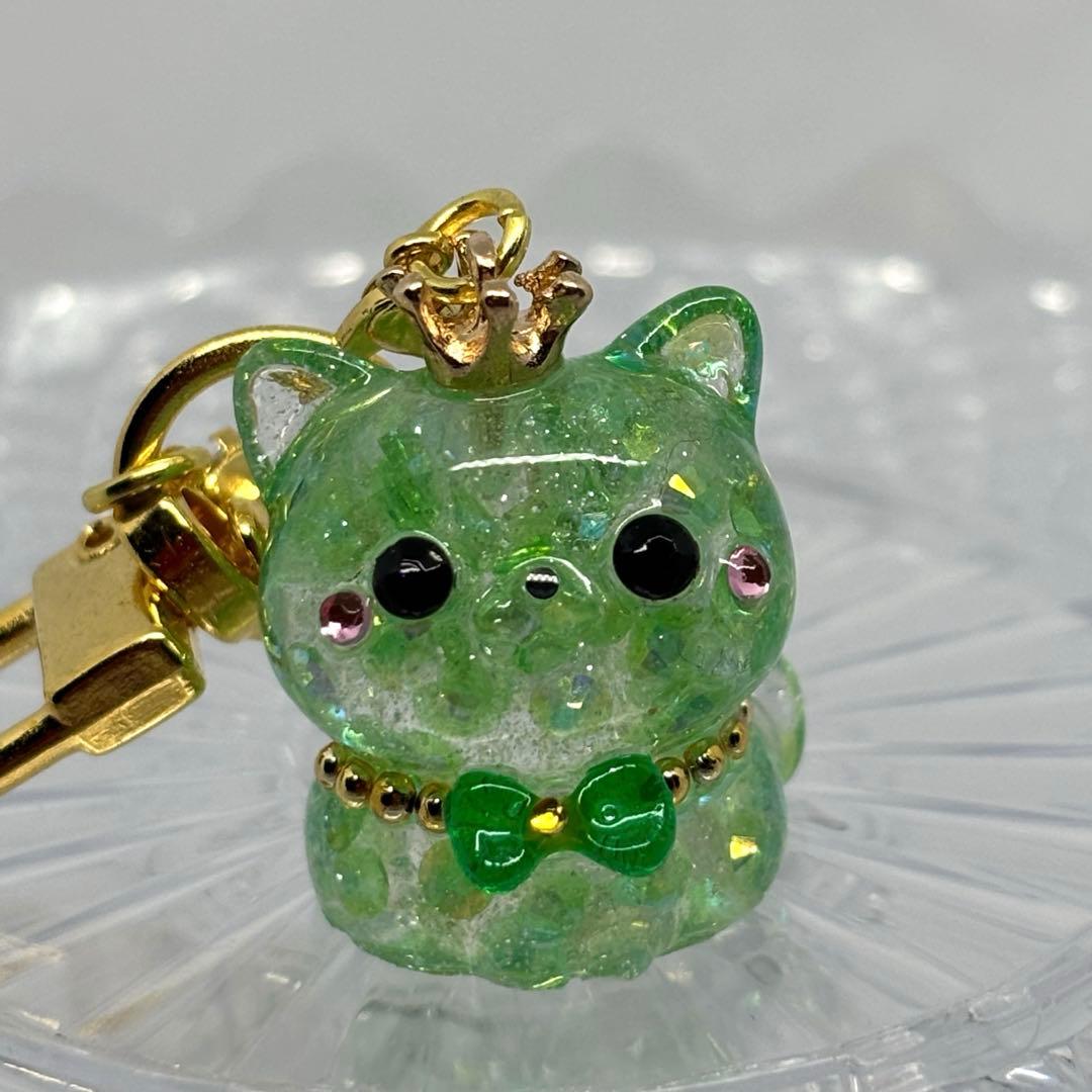 きつねのしっぽ♪様オーダーページ 光る✨️キラキラ猫ちゃんチャーム