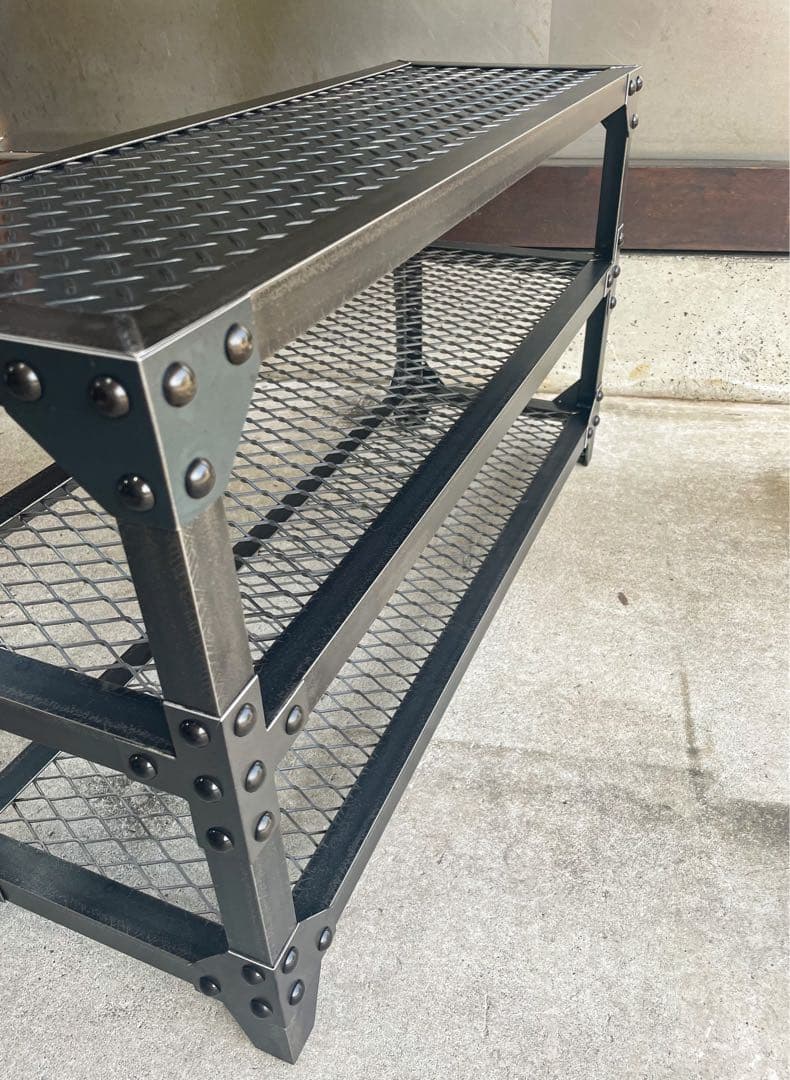 リベット３段ラック［Ver.縞板］植物棚　アイアン家具　ベンチ　アイアンラック