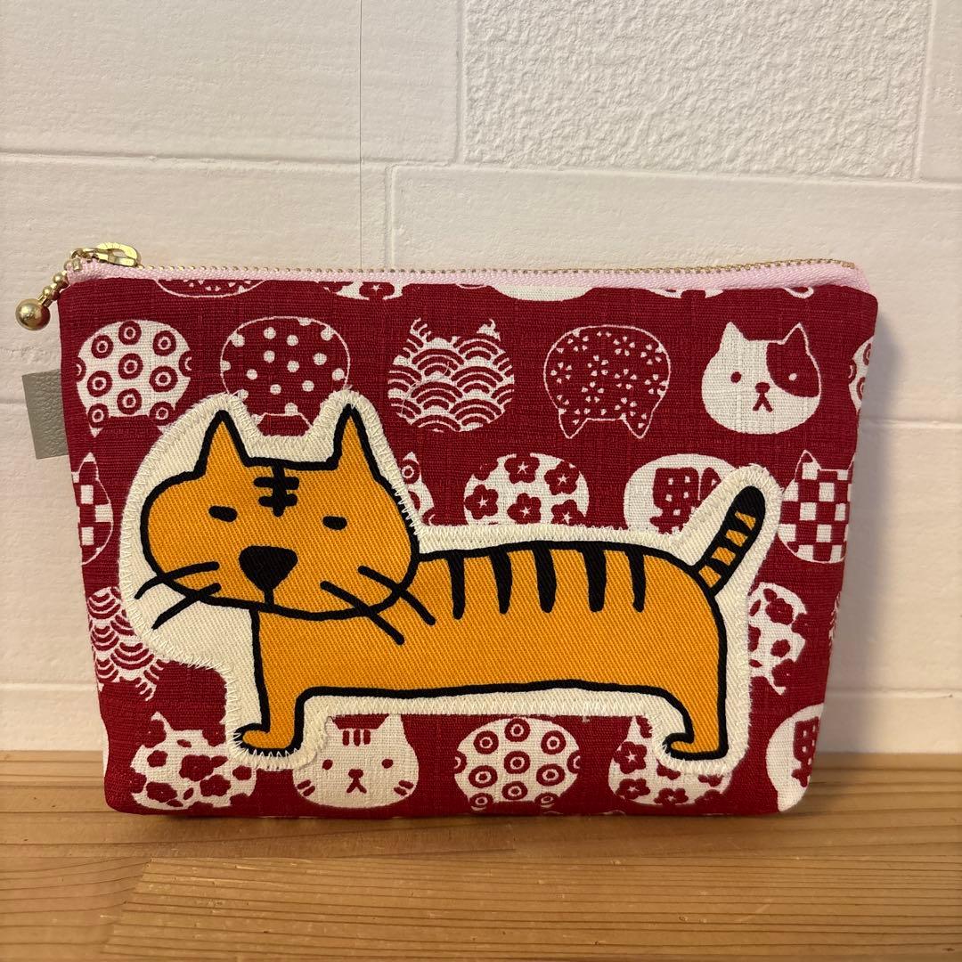 感謝価格　SALE 猫柄　16cmファスナーポーチ　人気　ハンドメイド
