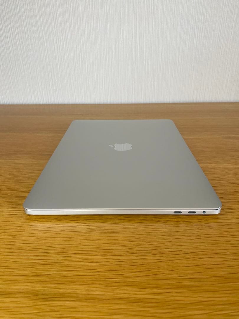 MacBook Pro 2020 上位モデル　未使用に近い　MacBook本体