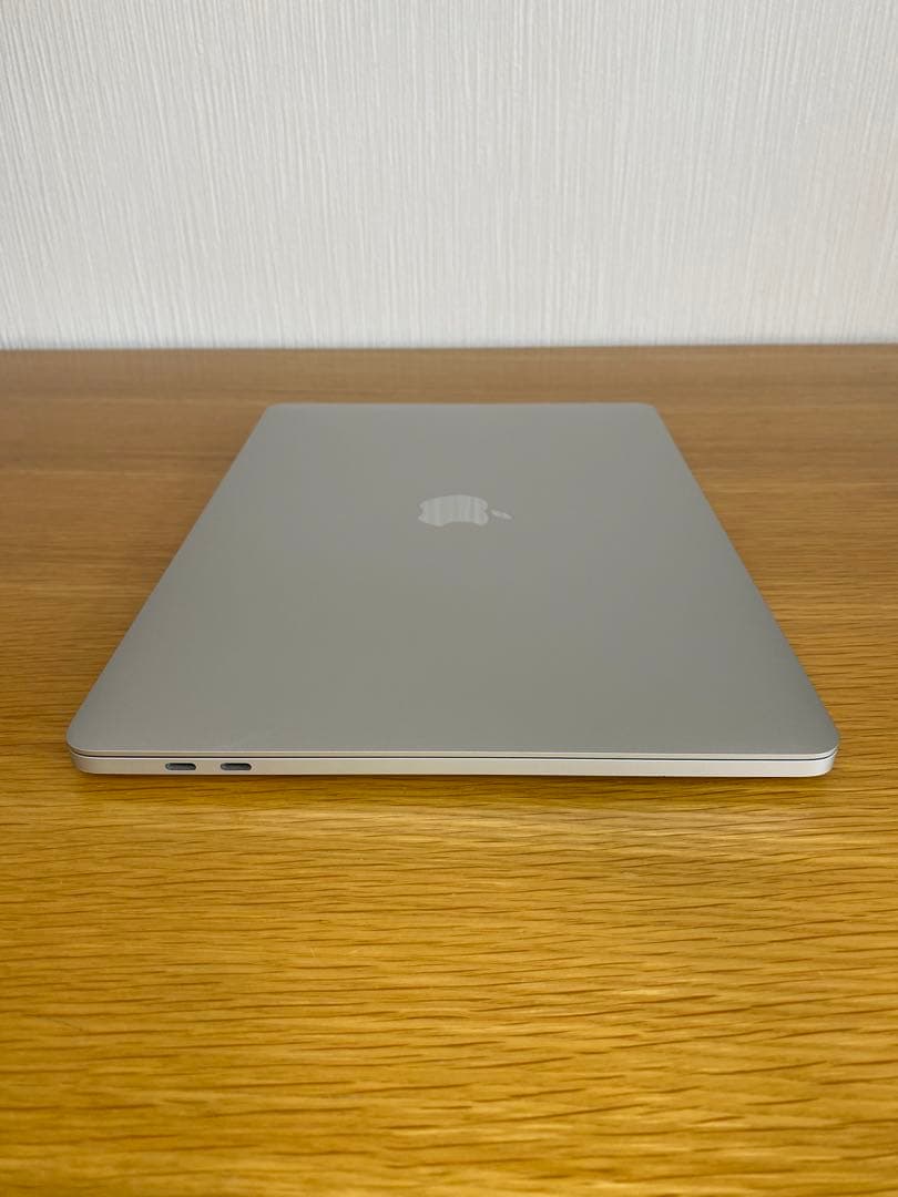 MacBook Pro 2020 上位モデル　未使用に近い　MacBook本体
