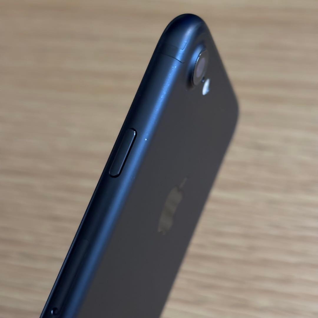 【バッテリー92%】【SIMフリー】iPhone7 128GB ブラック