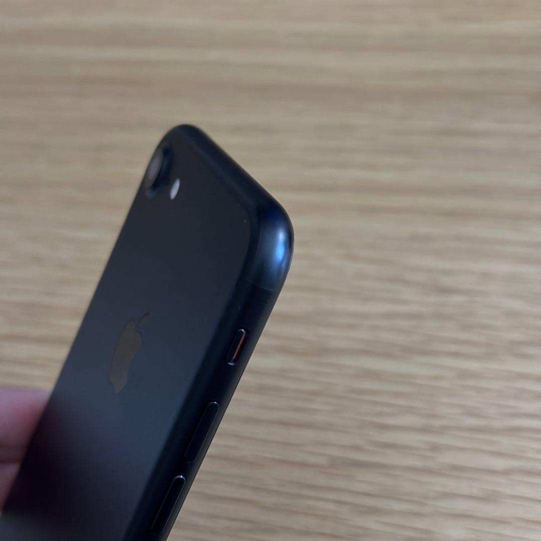 【バッテリー92%】【SIMフリー】iPhone7 128GB ブラック