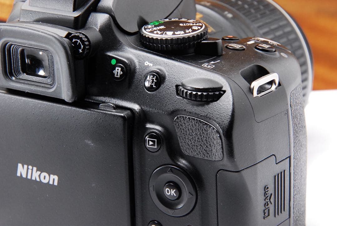 【人気】 一眼レフ Nikon ニコン D5100 バリアングル スマホ転送