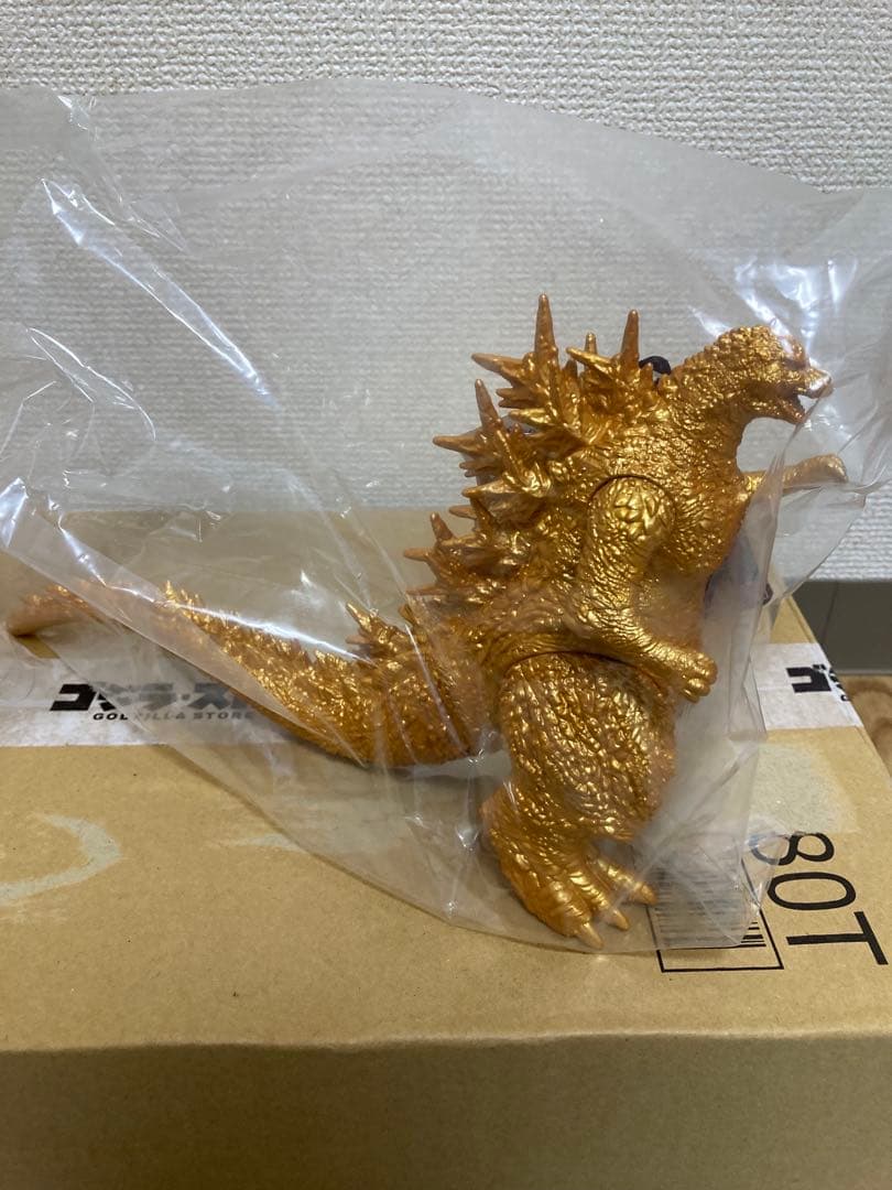 （新品）ゴジラ・ストア限定.メモリアルゴールドゴジラver.（フィギュア）