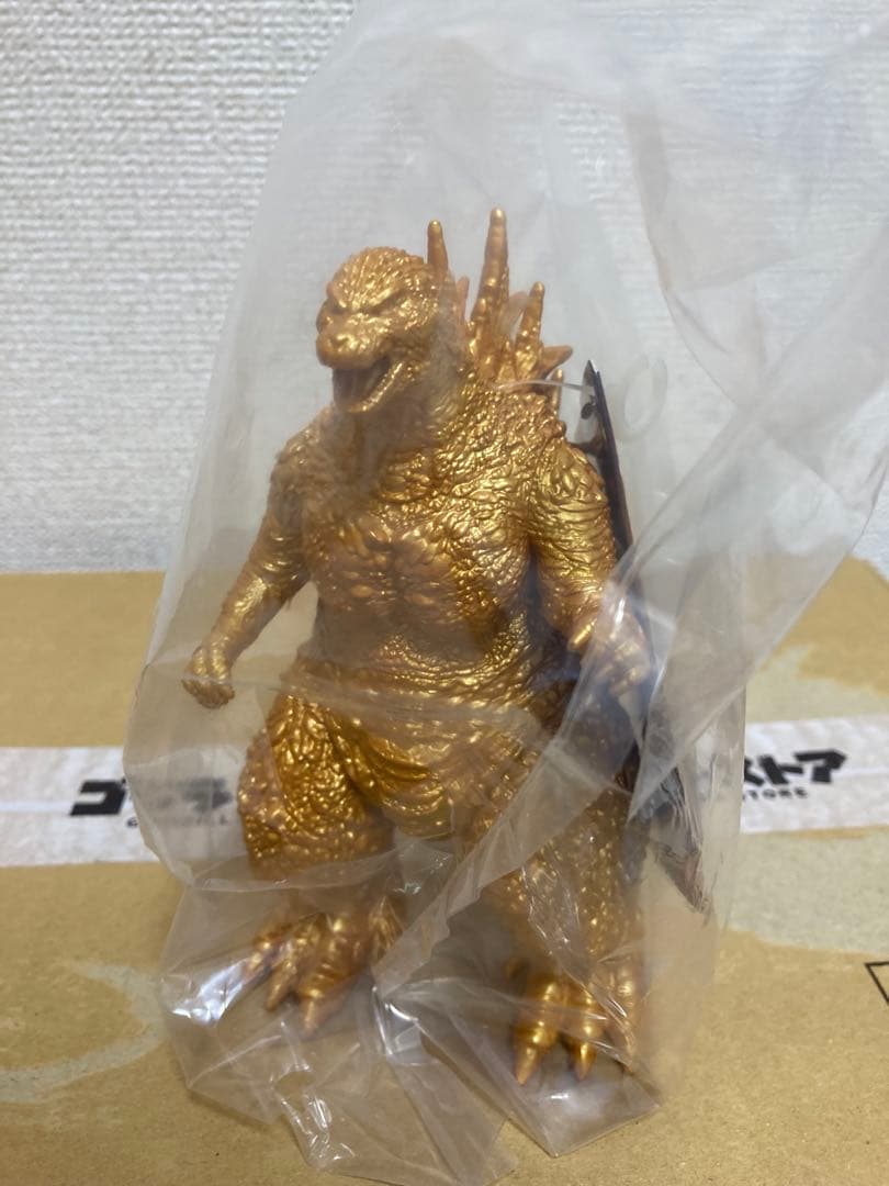 （新品）ゴジラ・ストア限定.メモリアルゴールドゴジラver.（フィギュア）