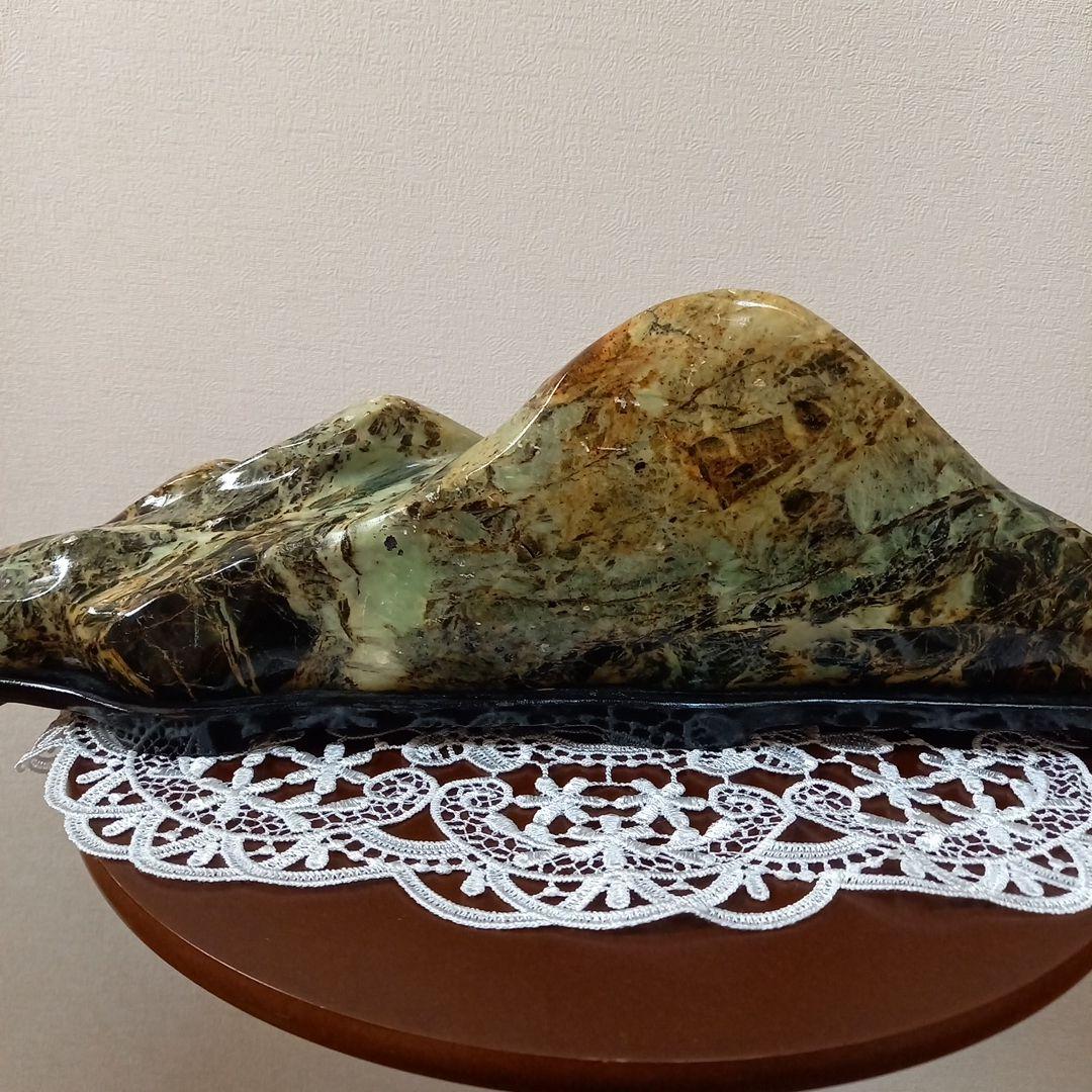 秩父かんらん石　鑑賞石　飾り石　台座付き　玄関飾り　お正月