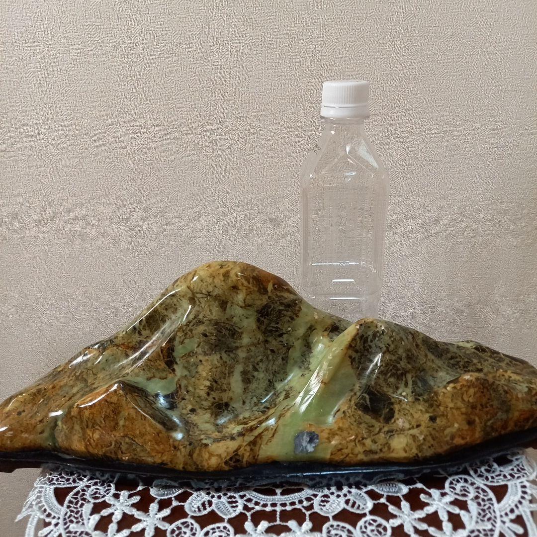 秩父かんらん石　鑑賞石　飾り石　台座付き　玄関飾り　お正月