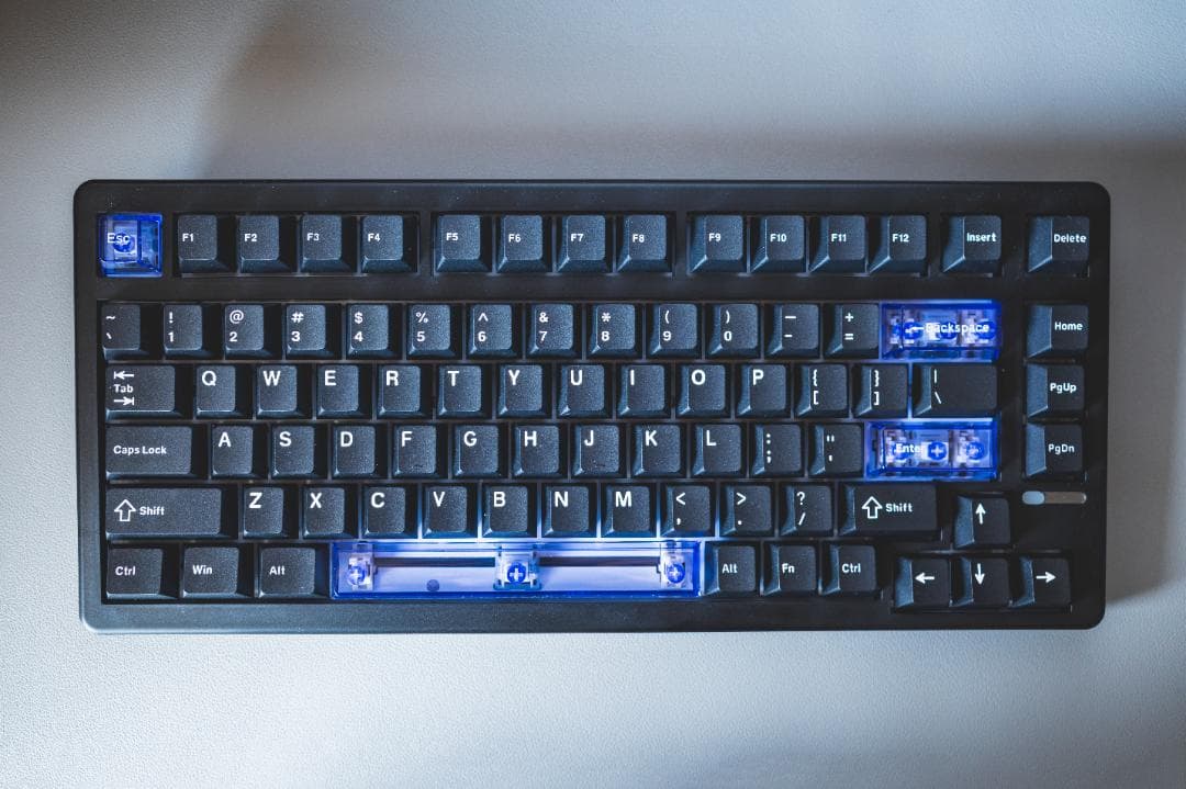 ほぼ新品 EPOMAKER HE80 磁気式8K 有線82キー