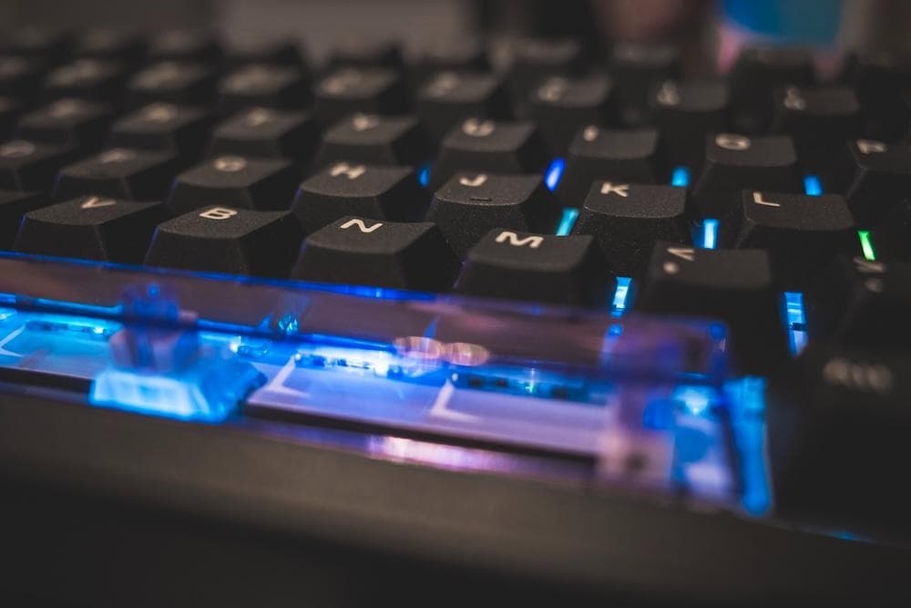 ほぼ新品 EPOMAKER HE80 磁気式8K 有線82キー