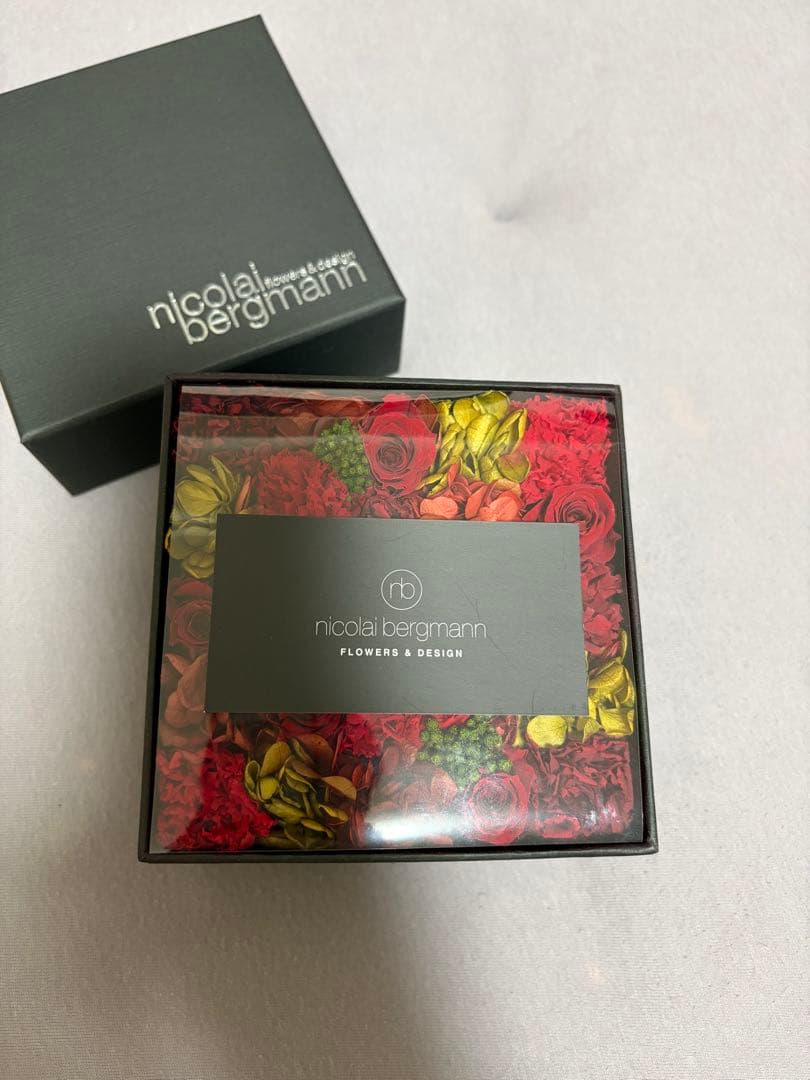 nicolai bergmann ボックス型花アレンジメント