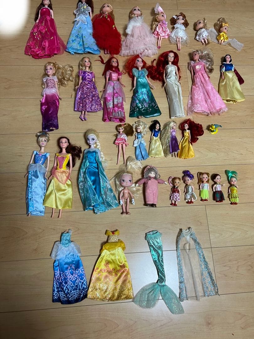 ディズニープリンセスの人形（アリエル、ラプンツェル、白雪姫）