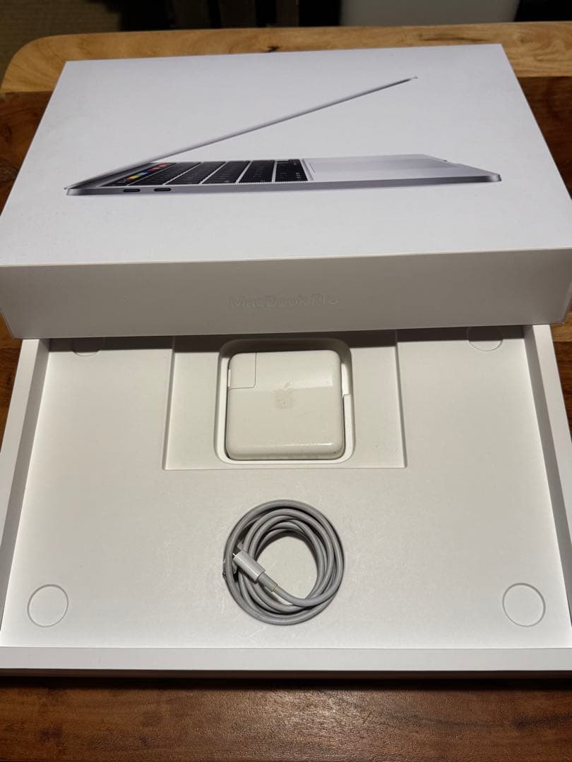 MacBook Pro 13_2020 i7/32GB/1TB レザーケース付き