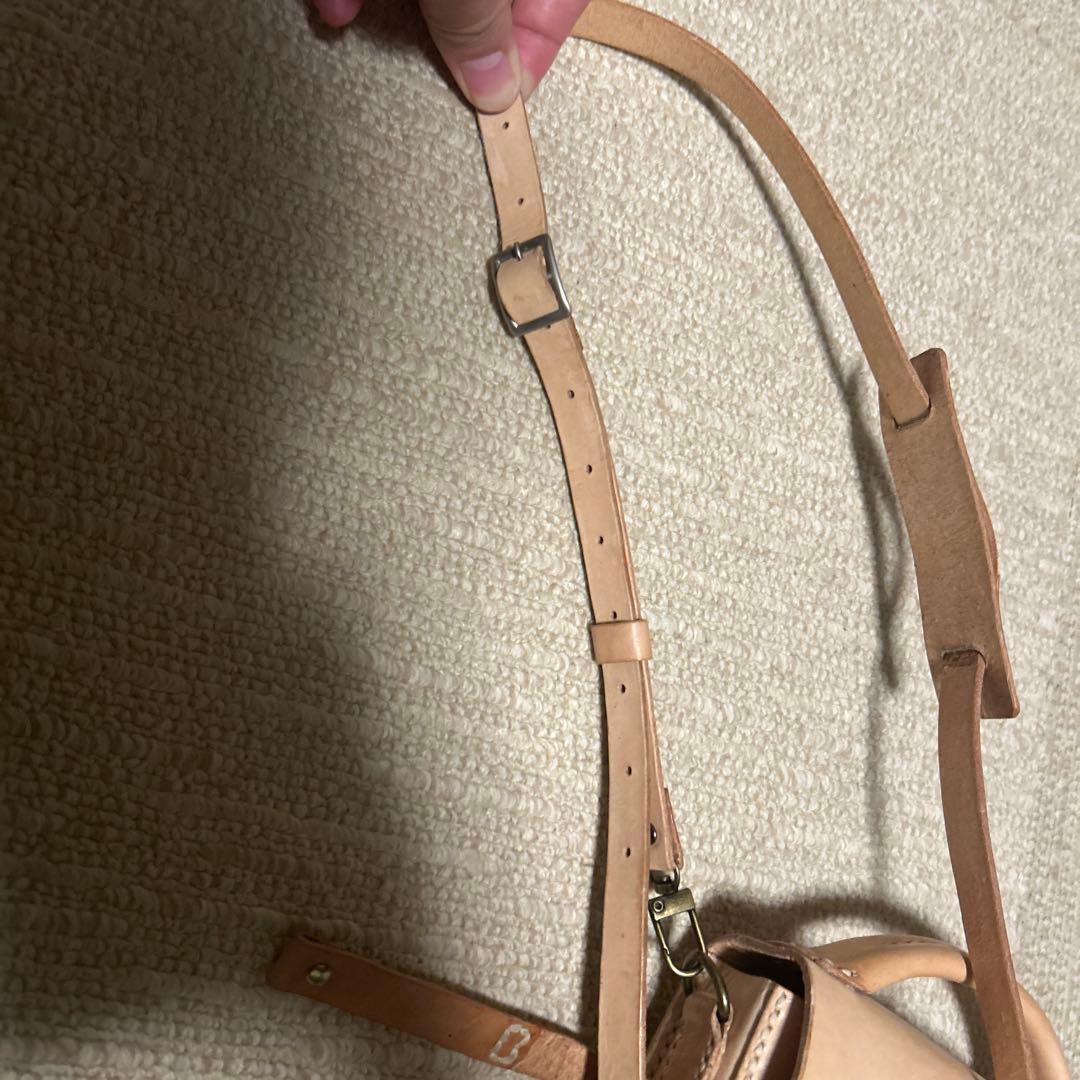 ハンドメイド、レザーショルダーバッグ ライトベージュ