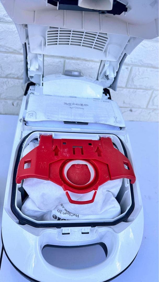 Miele ミーレ 掃除機 Compact C1 SCA03