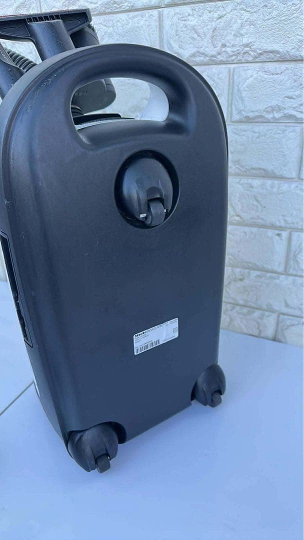 Miele ミーレ 掃除機 Compact C1 SCA03