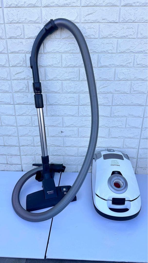 Miele ミーレ 掃除機 Compact C1 SCA03