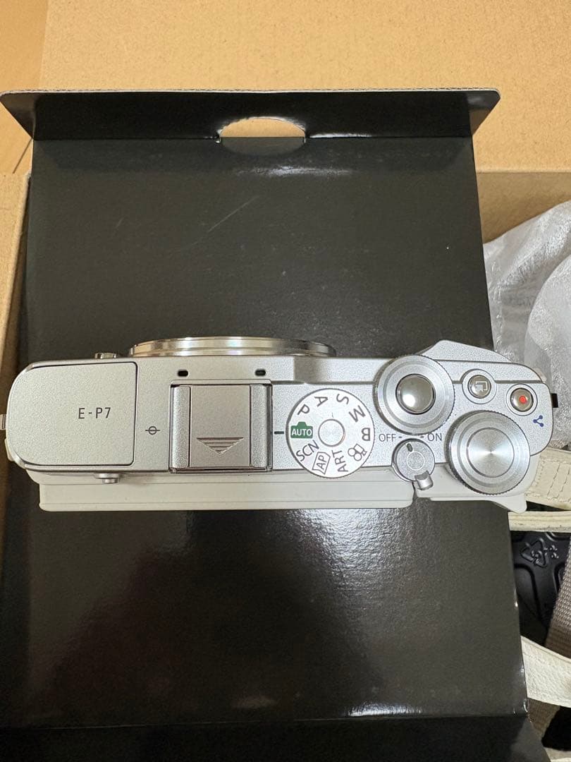 OLYMPUS PEN E-P7 EZダブルズームキット　 ホワイト