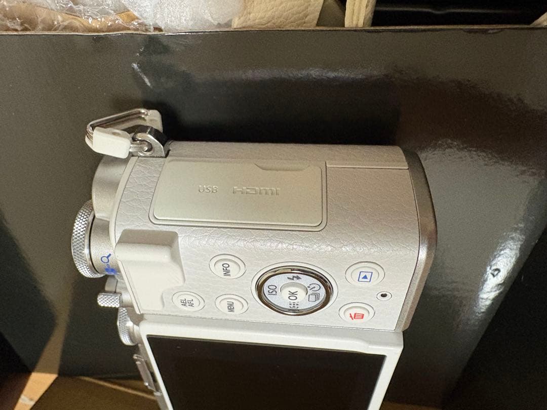 OLYMPUS PEN E-P7 EZダブルズームキット　 ホワイト