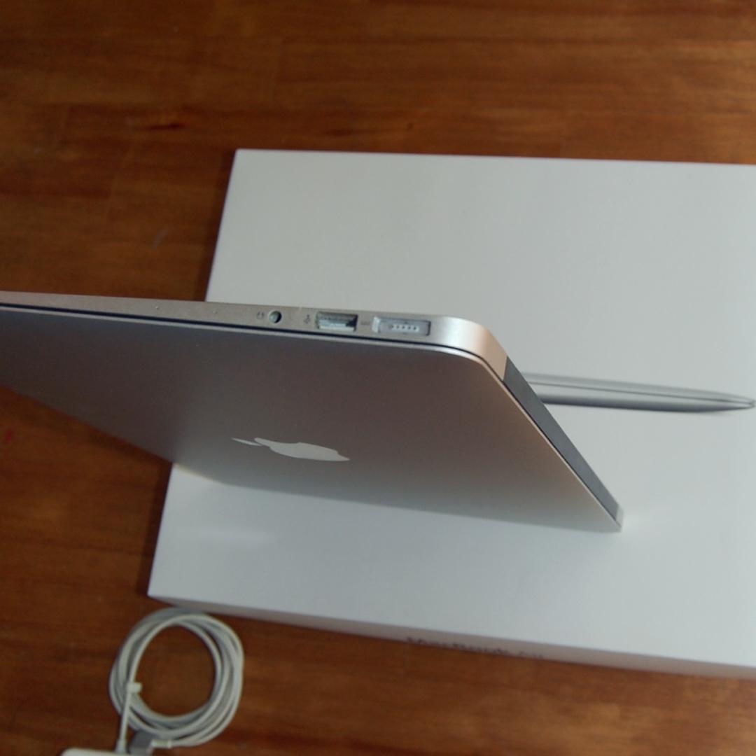 MacBook Air (mid-2013) 13インチ 完品 箱付き 美品