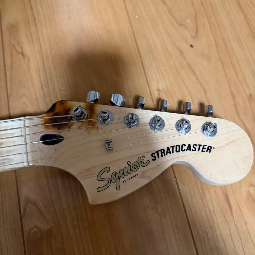 Squier Starcaster ホワイト×ブラック