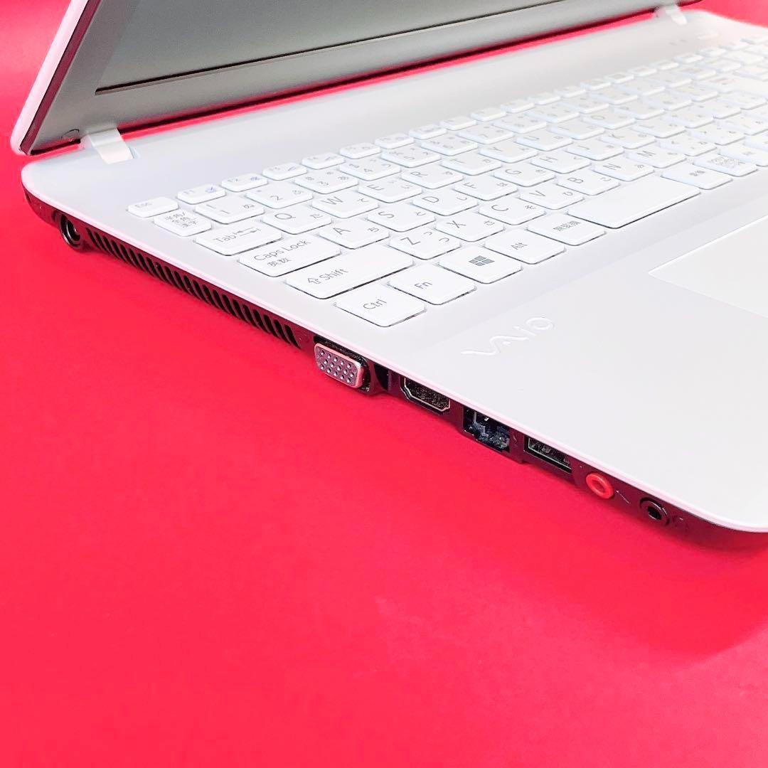 動作良好❣️すぐ使える薄型ノートパソコン✨️Windows11カメラVAIO白SSD