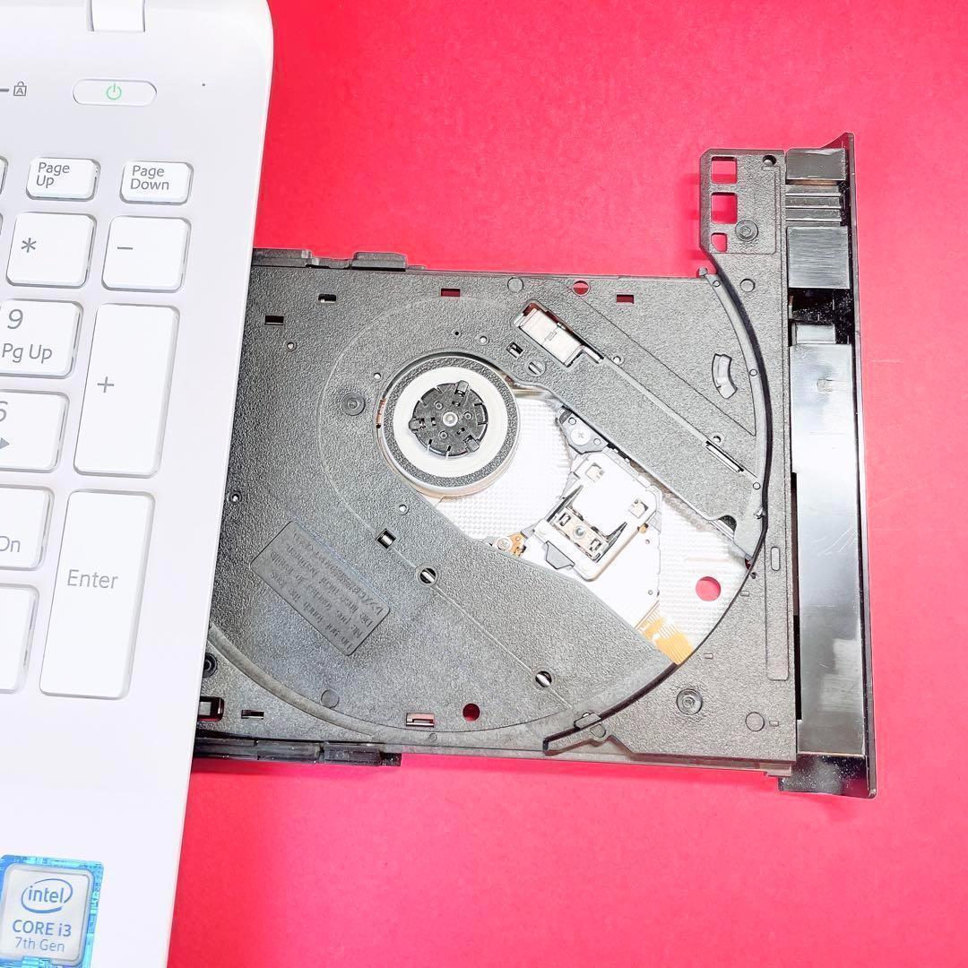 動作良好❣️すぐ使える薄型ノートパソコン✨️Windows11カメラVAIO白SSD