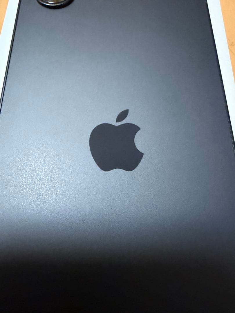 iPhone16e 128GB ⭐︎純正シリコンケース⭐︎NIMASOガラスフィルム