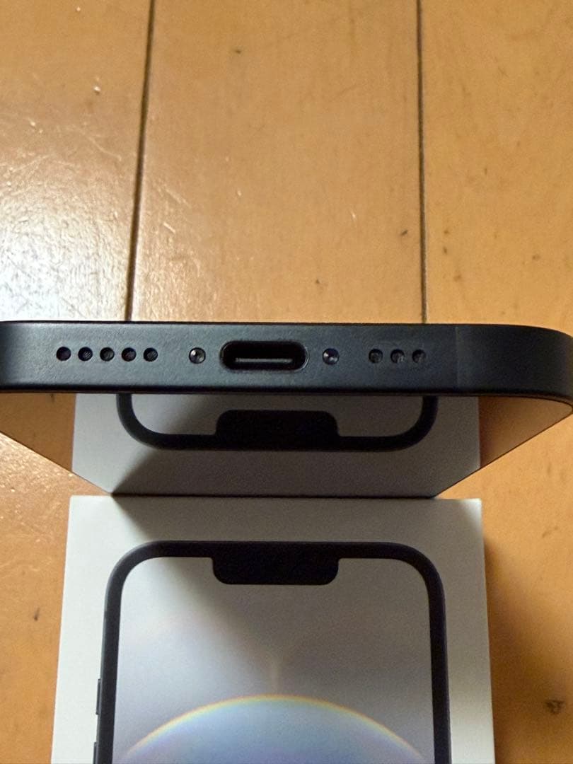 iPhone16e 128GB ⭐︎純正シリコンケース⭐︎NIMASOガラスフィルム