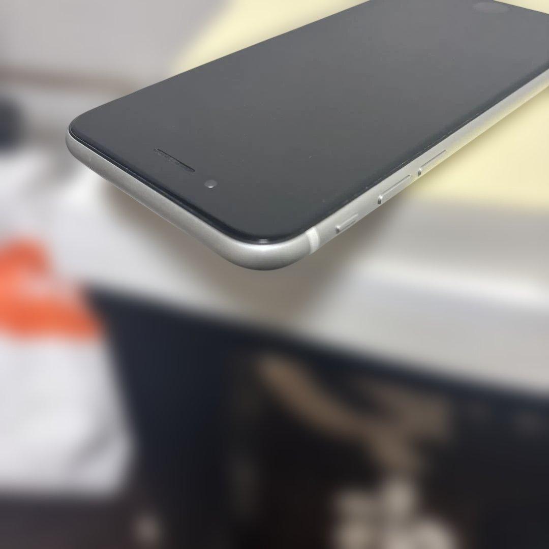 【極美品】iPhone SE 第2世代 64GB ホワイト SIMフリー 本体