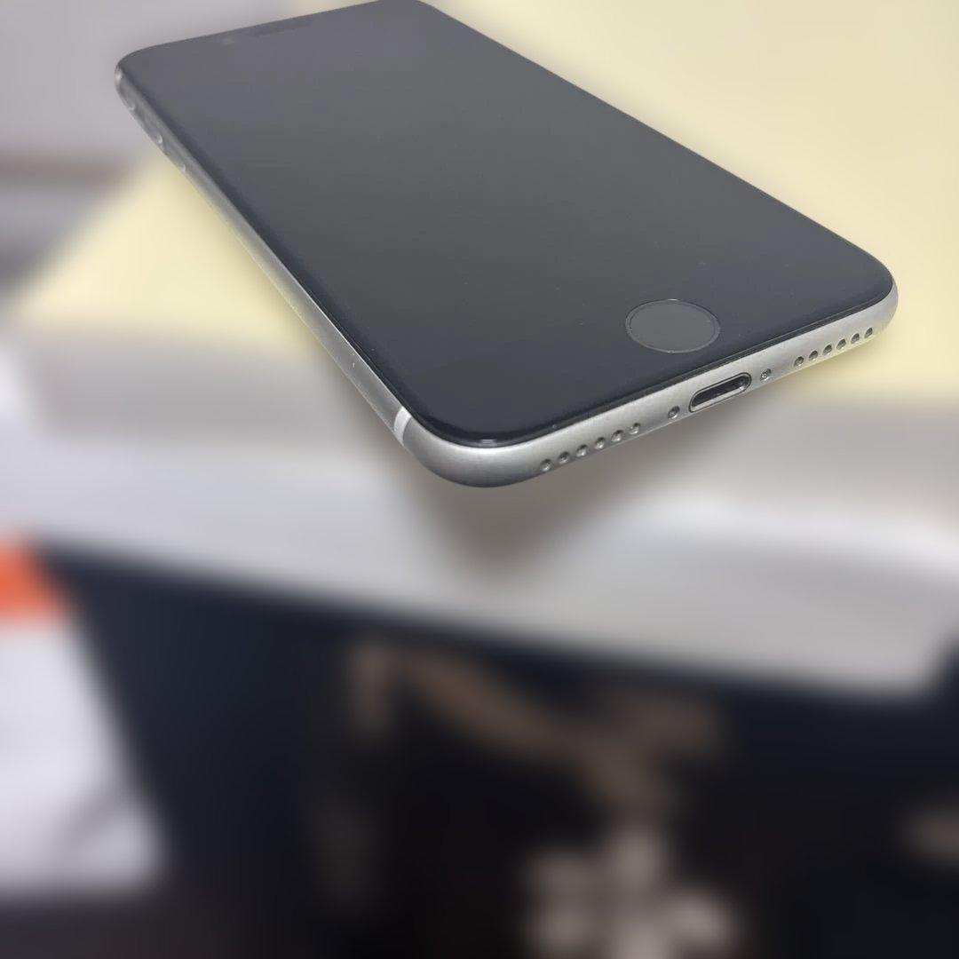 【極美品】iPhone SE 第2世代 64GB ホワイト SIMフリー 本体